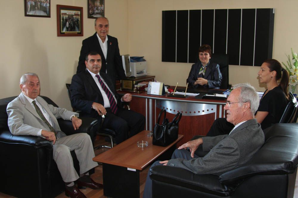 Yallar Gnnde Huzurevine Anlaml Ziyaret