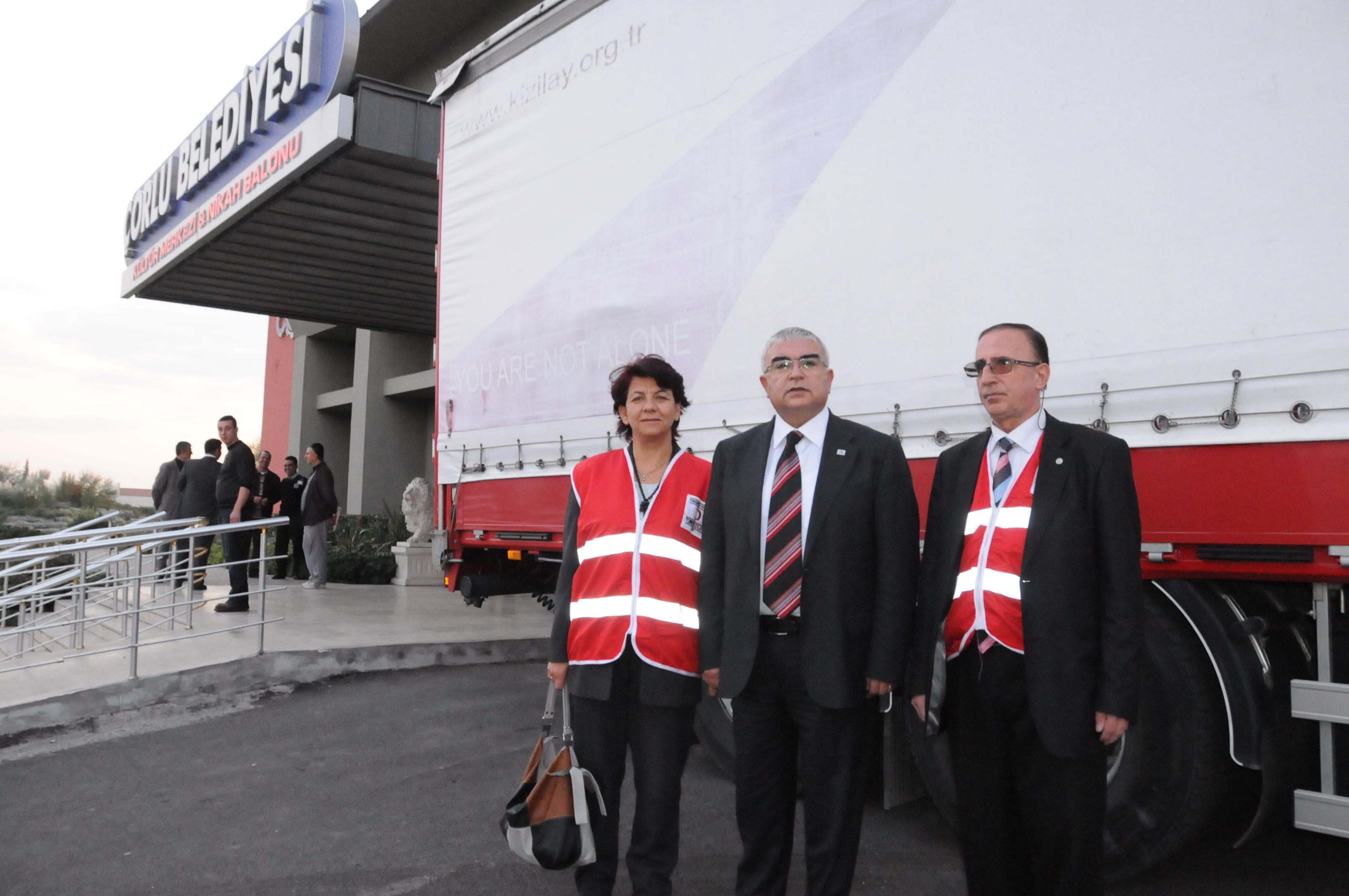 Toplanan Yard�mlar Van�a G�nderildi