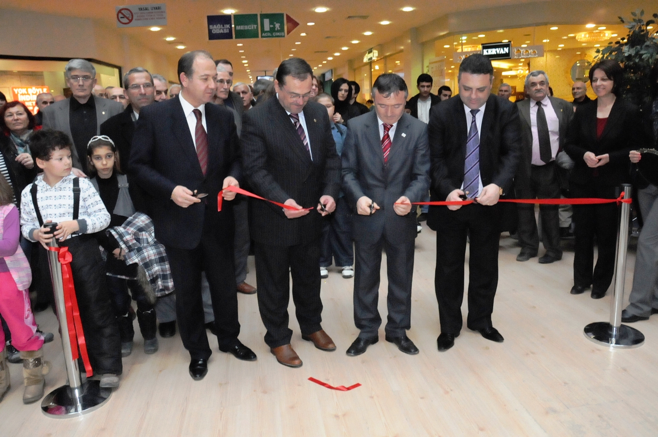 "D�nden Bug�ne �orlu" Foto�raf Sergisi A��ld�