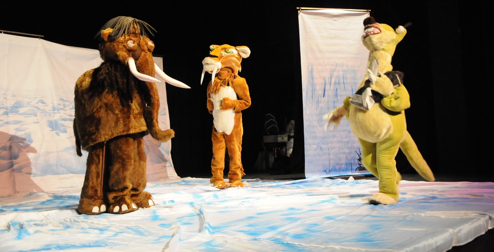 Buzul a Geliyor Adl ocuk Oyunu Sahnelendi