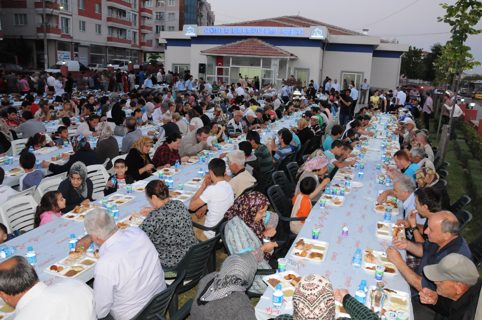TESK Genel Mdr Halim Orta Aevinde ftar Yemei Verdi