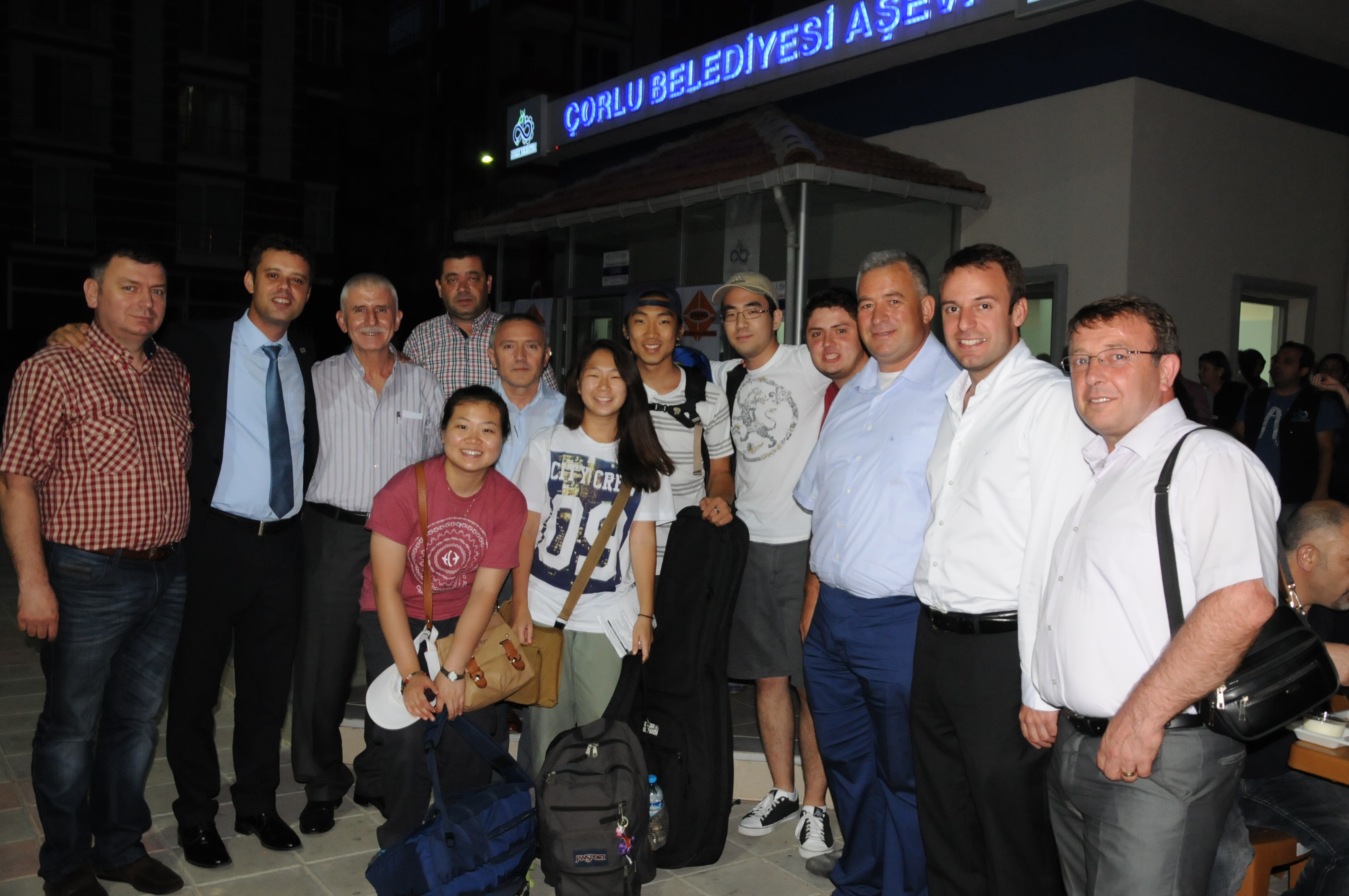 Aevinde ftarlar El Ele Gnl Gnle Devam Ediyor