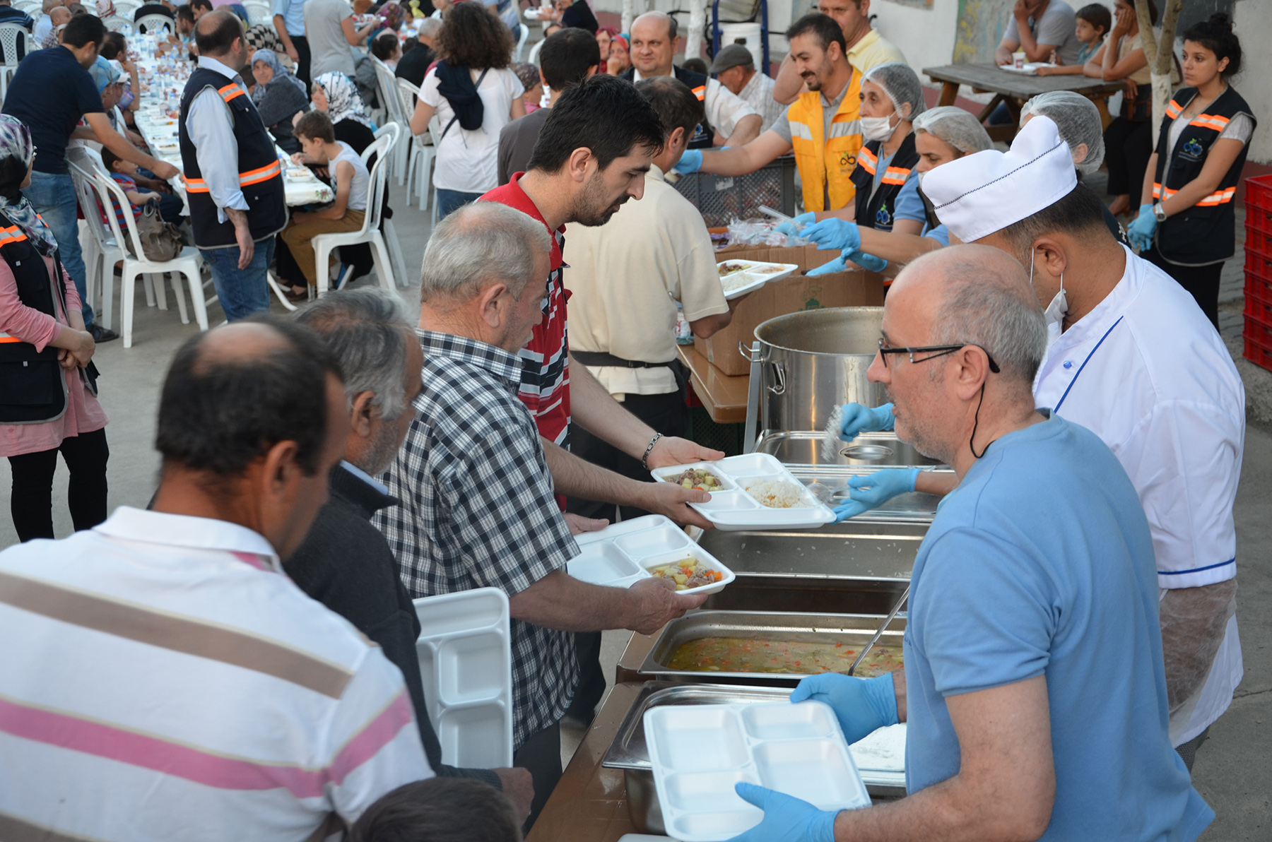 �ftar Yeme�imiz 1 Kas�m �lkokulu�nda D�zenledi