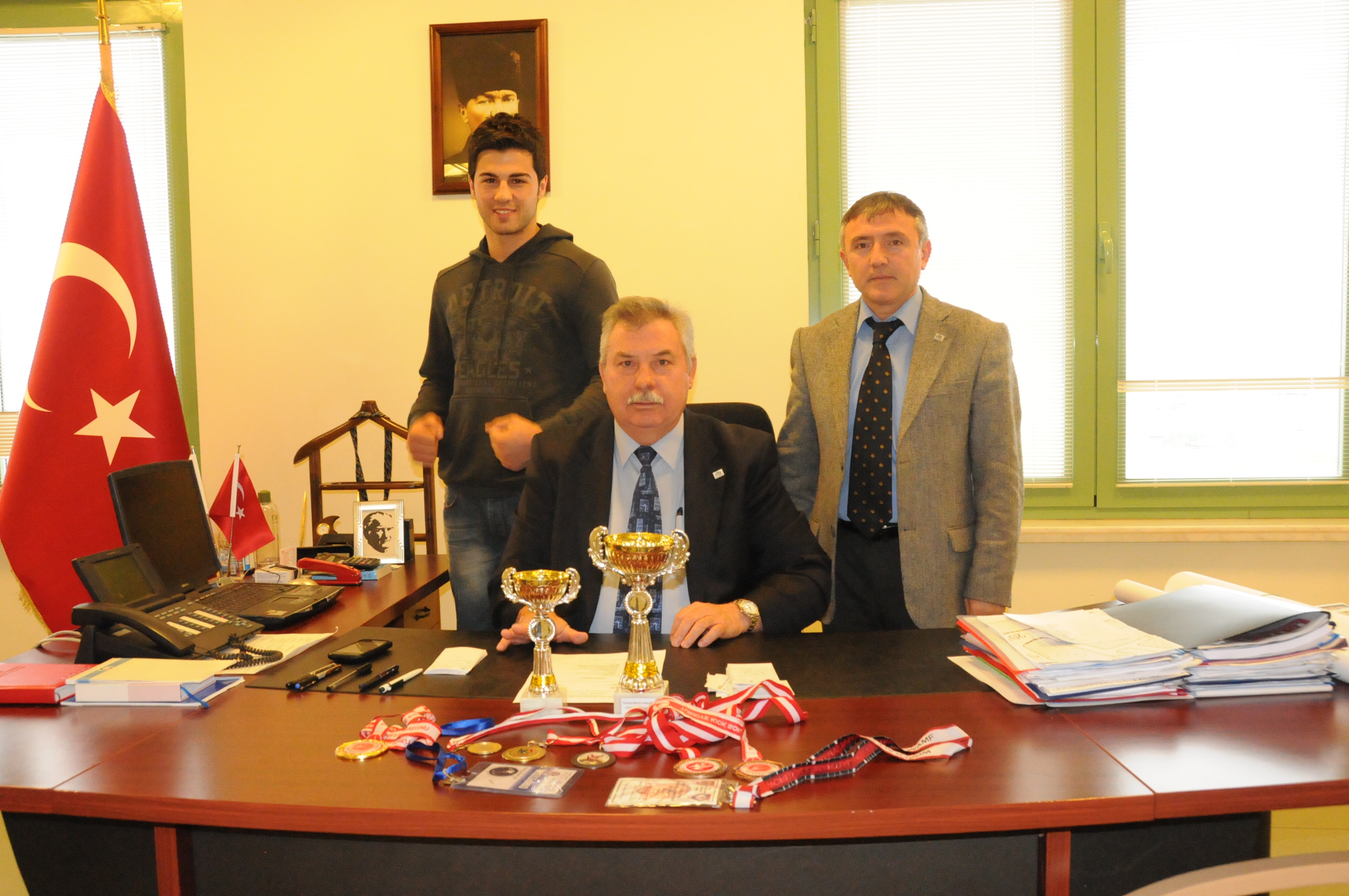 Milli Sporcudan Belediyemize Ziyaret
