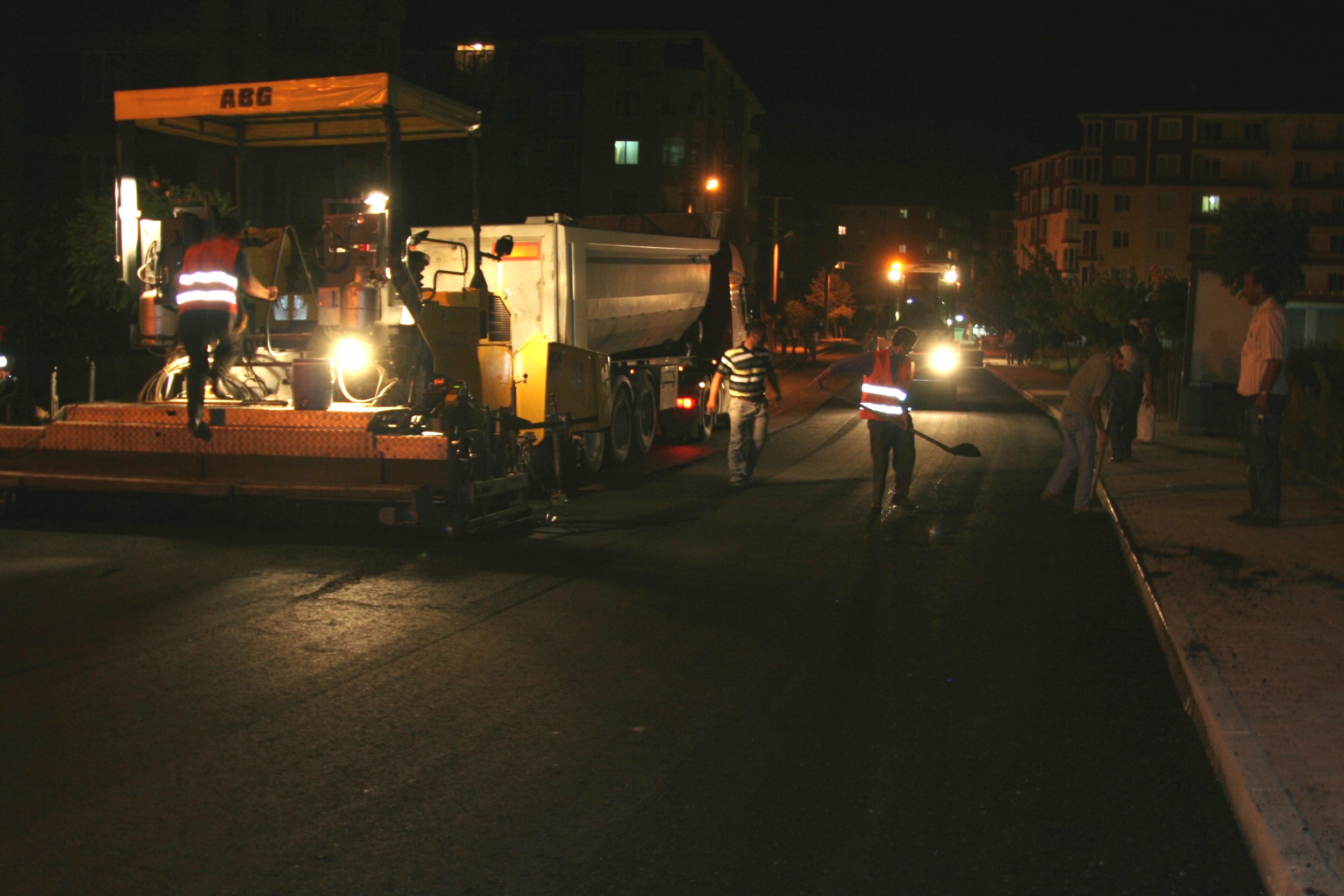 Takent Caddesinde Gece Mesaisi