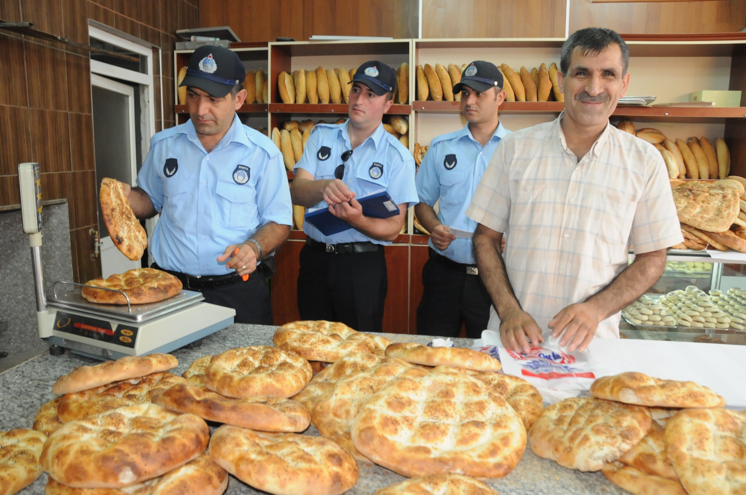 Zabta Ekipleri Ekmek ve Pide Frnlarn Denetledi