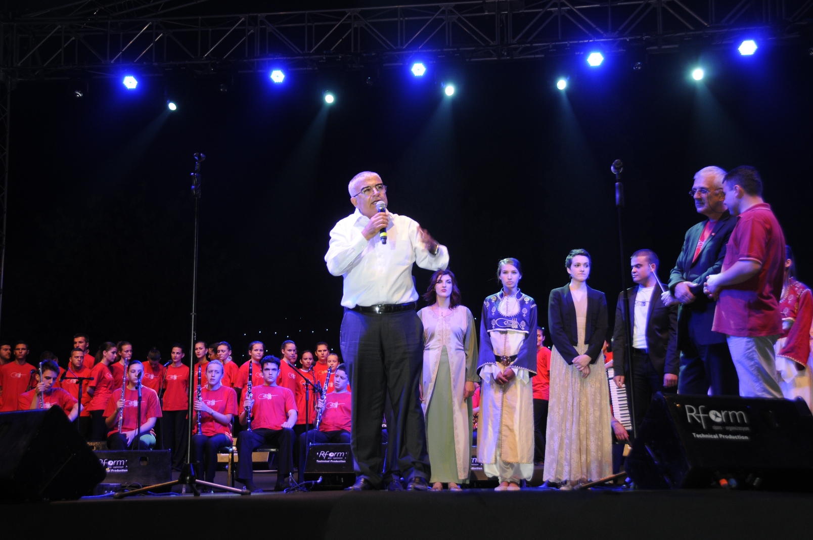 Bosna FSM Korosu orluda Konser Verdi