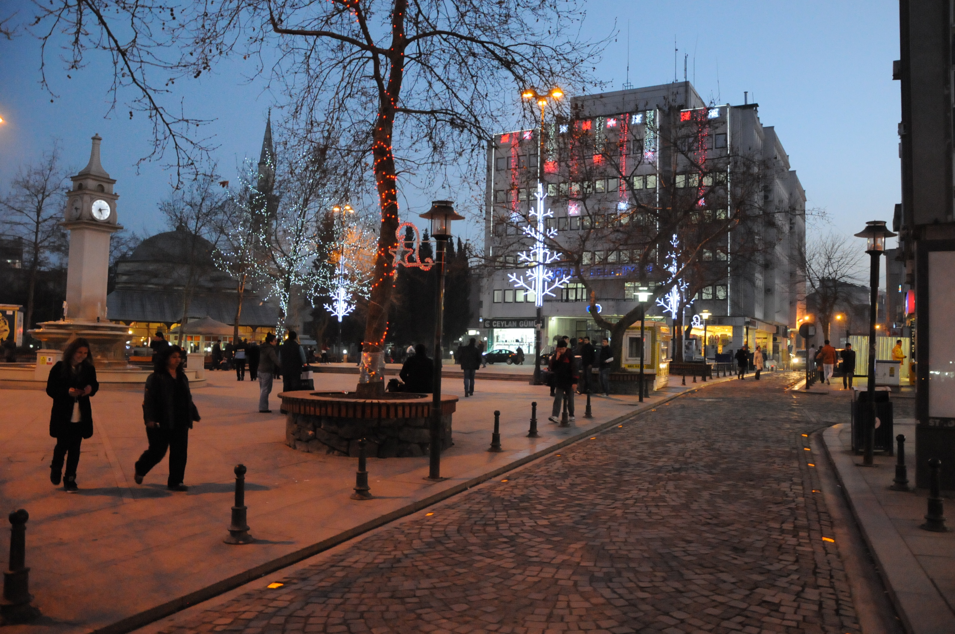 Kilit Ta�� Hizmeti Be�eniyle Kar��land�