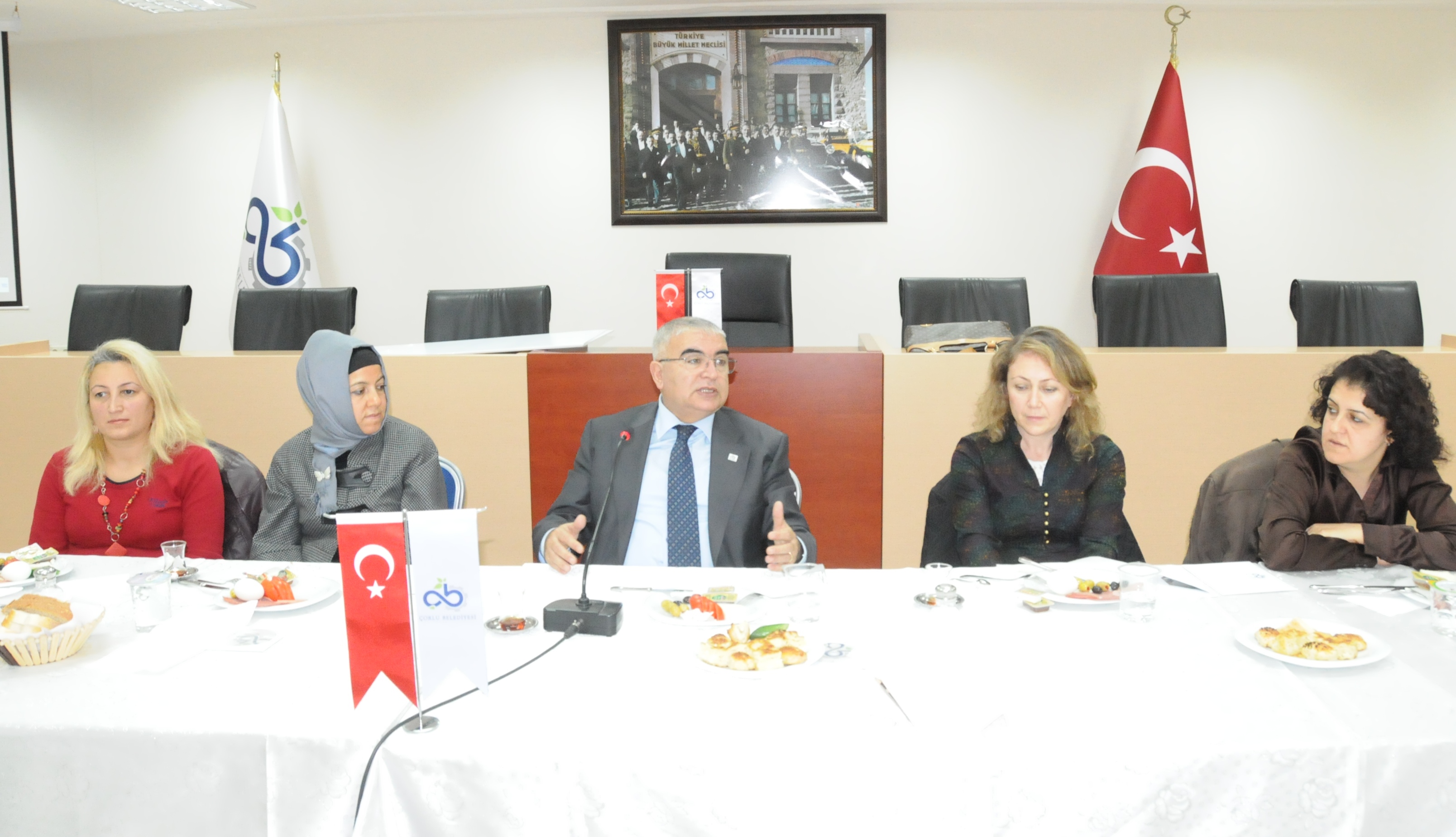 Ba�kan Baysan Esnaflarla Toplant� Yapt�