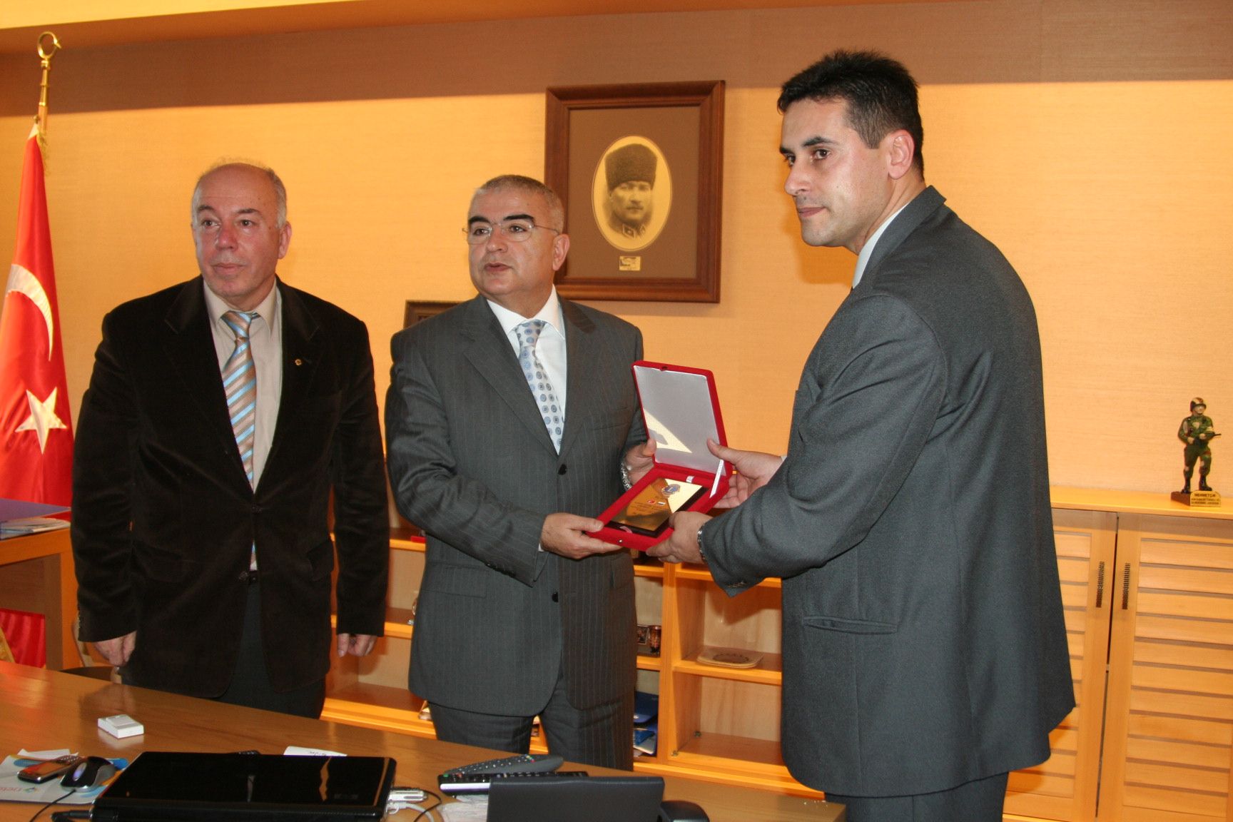 Lionslardan Ba�kan Baysan�a Ziyaret