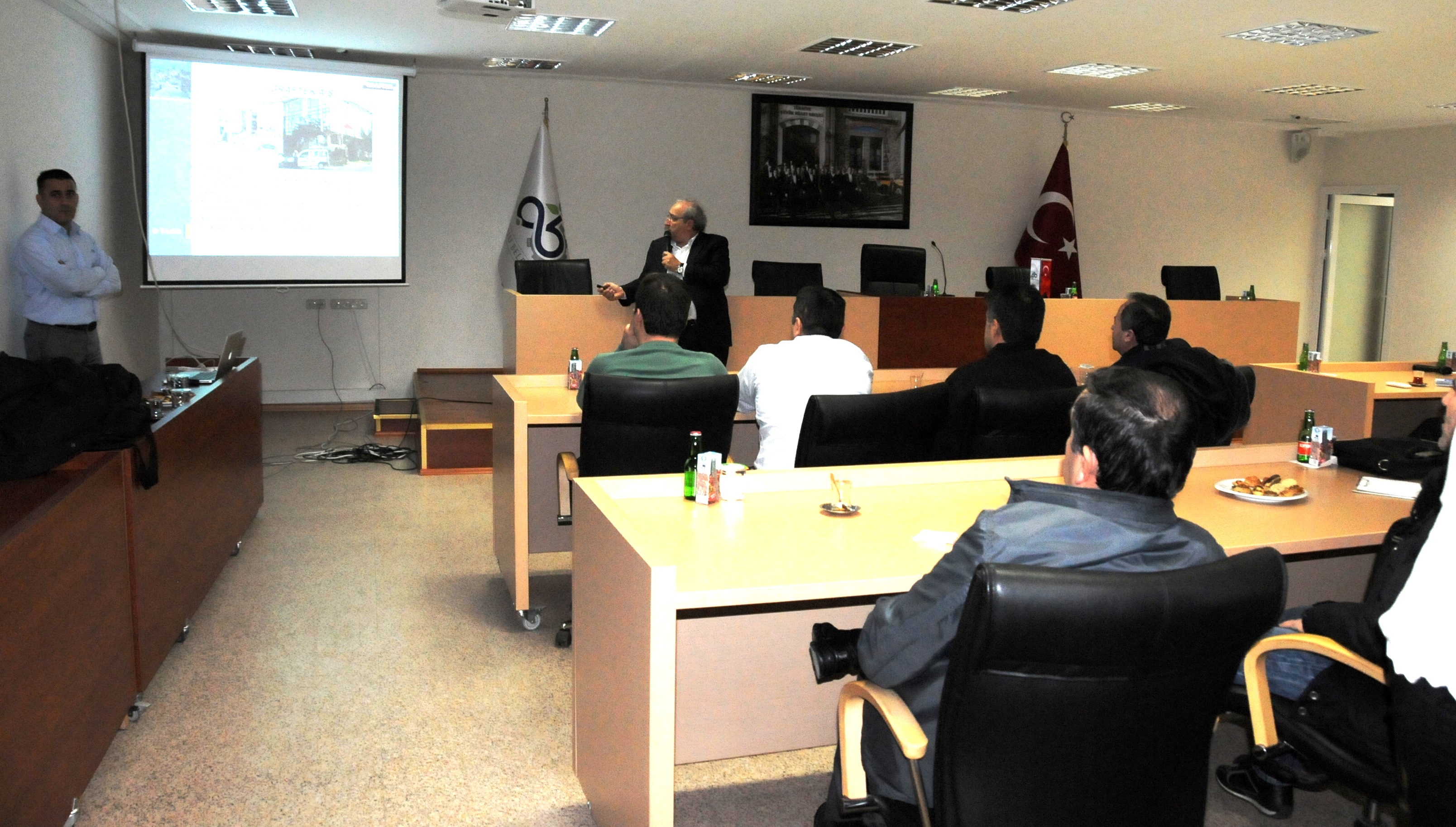 Harita M�hendislerine E�itim Semineri Verildi