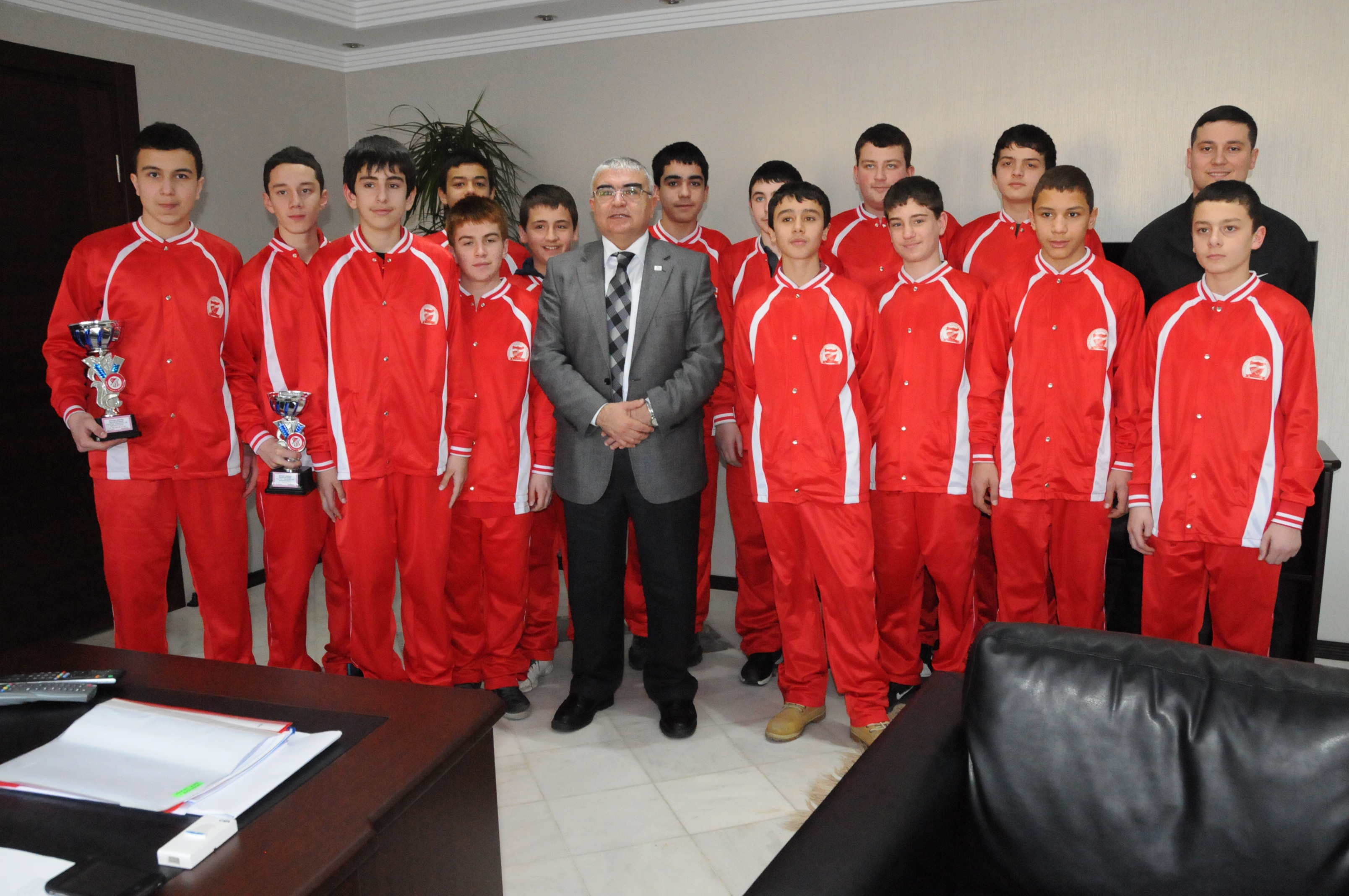Basketbolcular�m�zdan Ba�kan Baysan�a Ziyaret