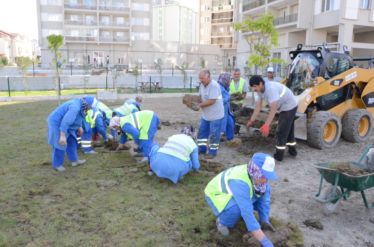 Belediyemiz Parklarda evre Dzenlemesi Yapyor