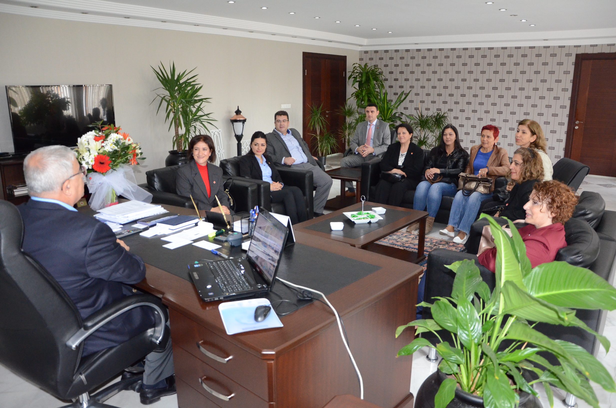 CHP Kad�n Kollar�ndan Baysan�a Ziyaret