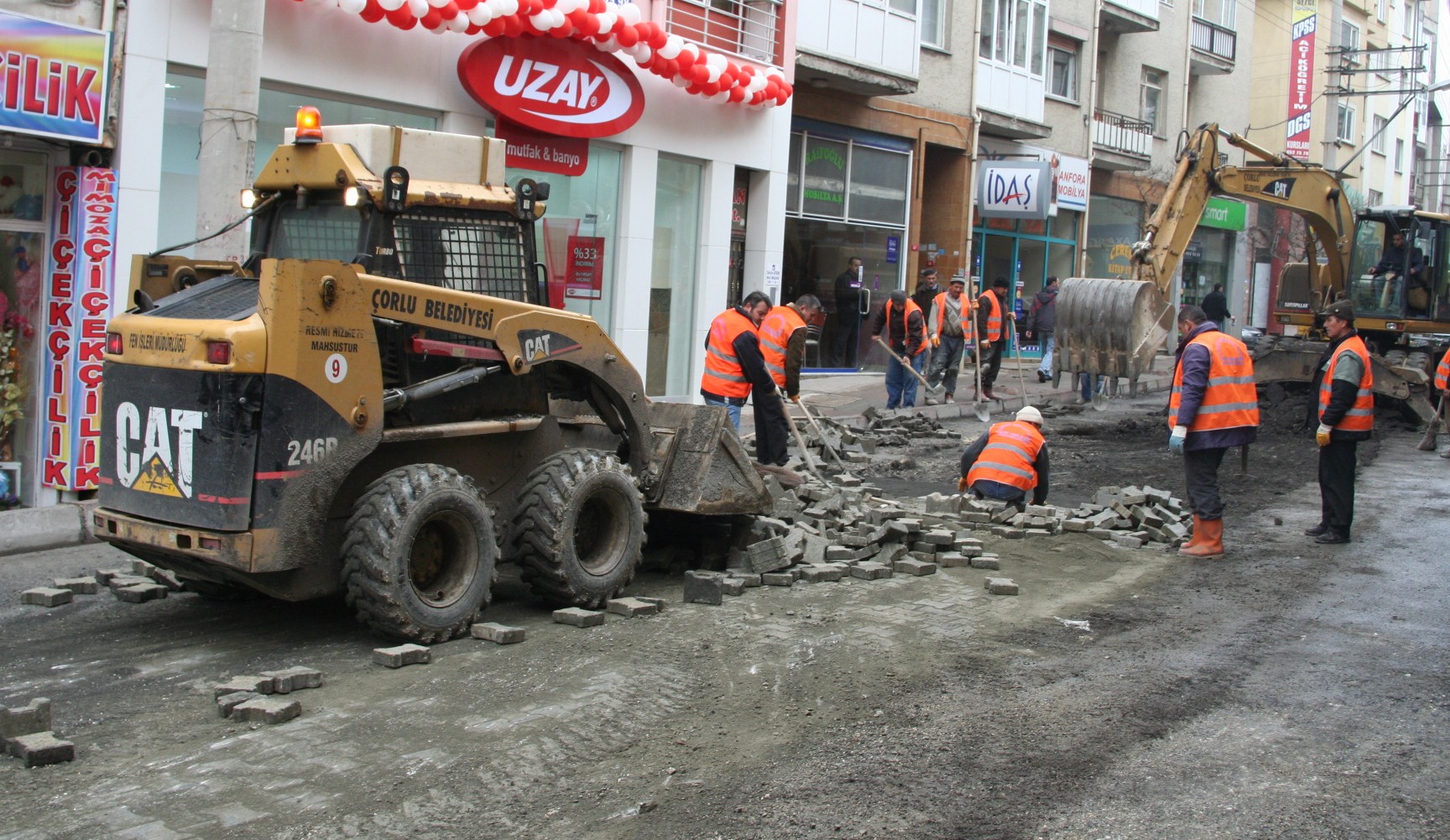 Kumyol Caddesinde Yama Yapld
