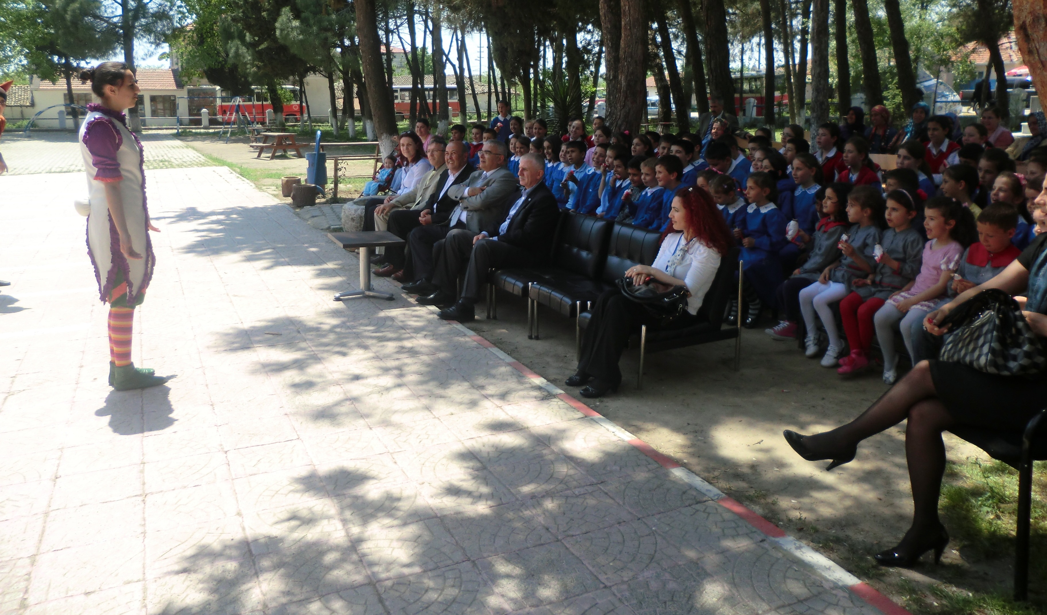 Belediye Tiyatromuz K�ylerimizde