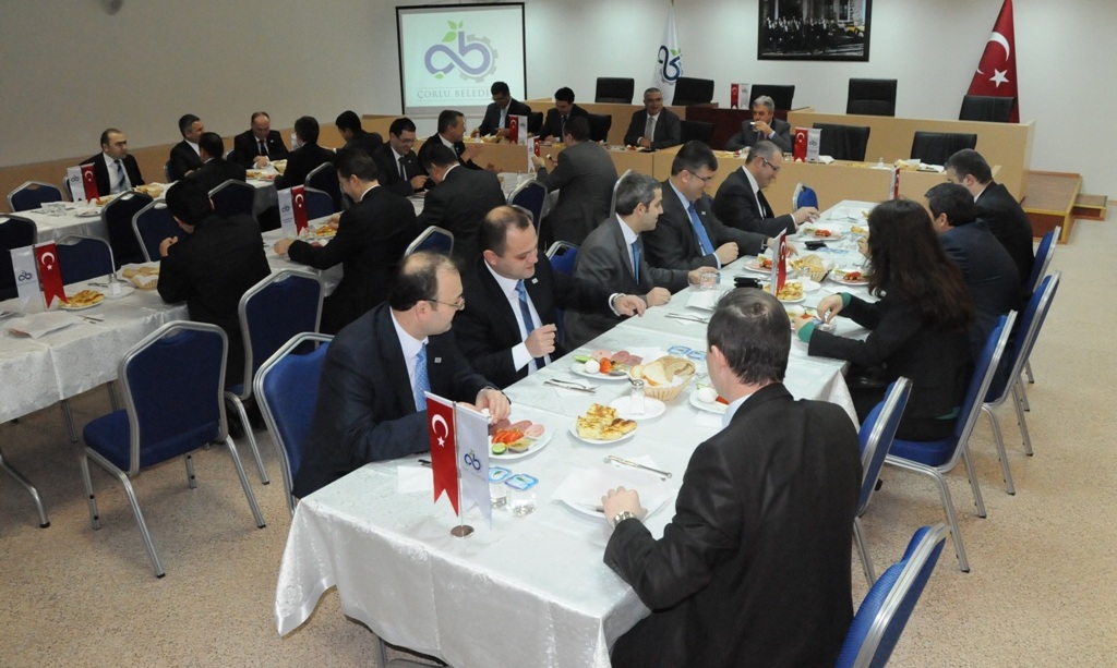 Baysan Bankalar�n Y�neticileriyle Toplant� Yapt�