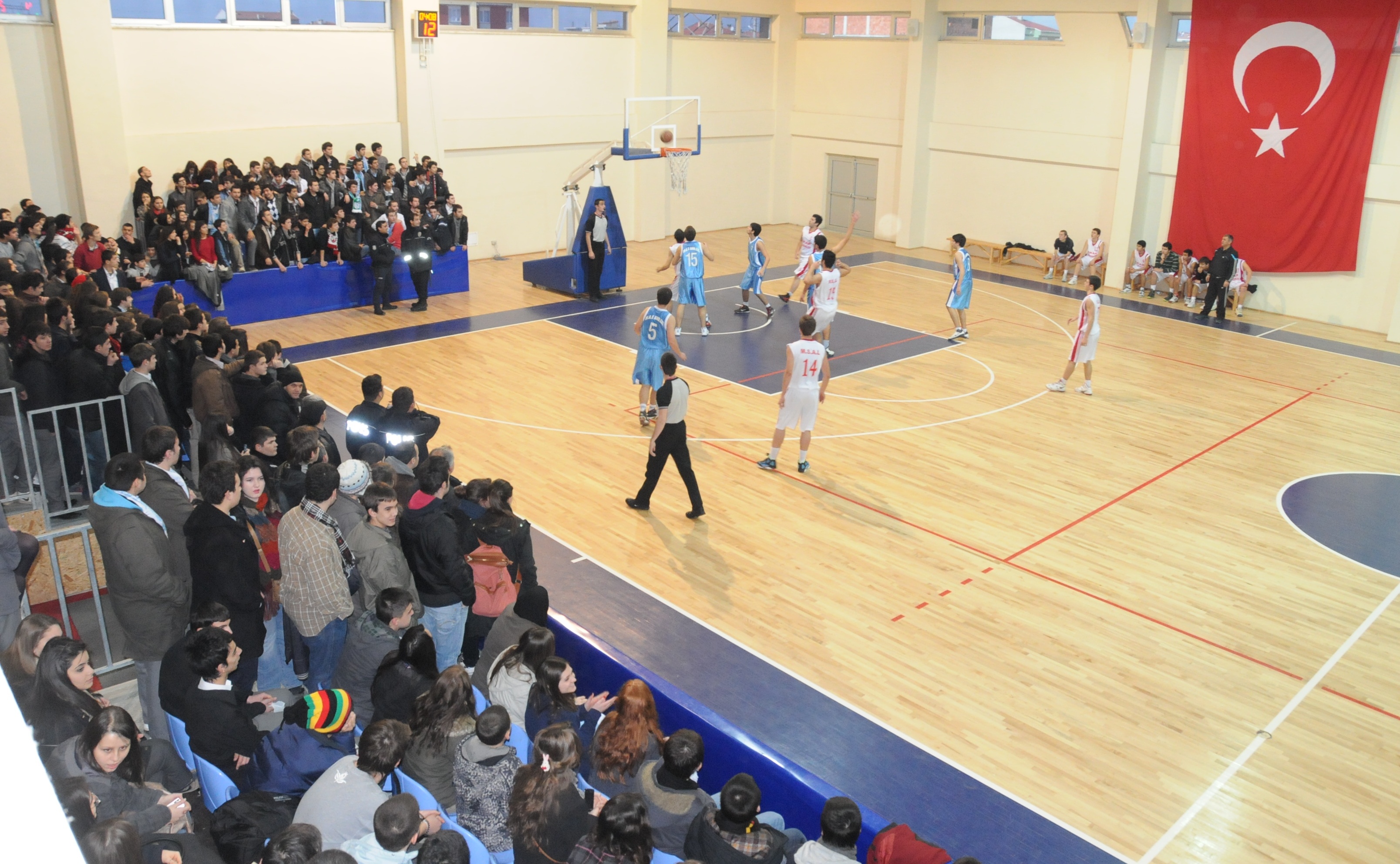 Basketbol Finali Kapal� Spor Salonumuzda Oynand�