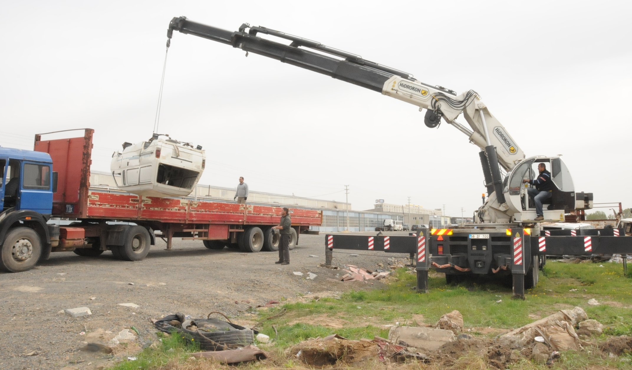 Sahipsiz Hurda Ara�lar Toplan�yor