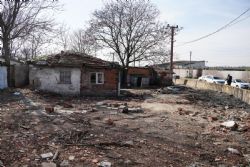 Metruk Binalar Y�k�l�yor, �orlu Nefes Al�yor