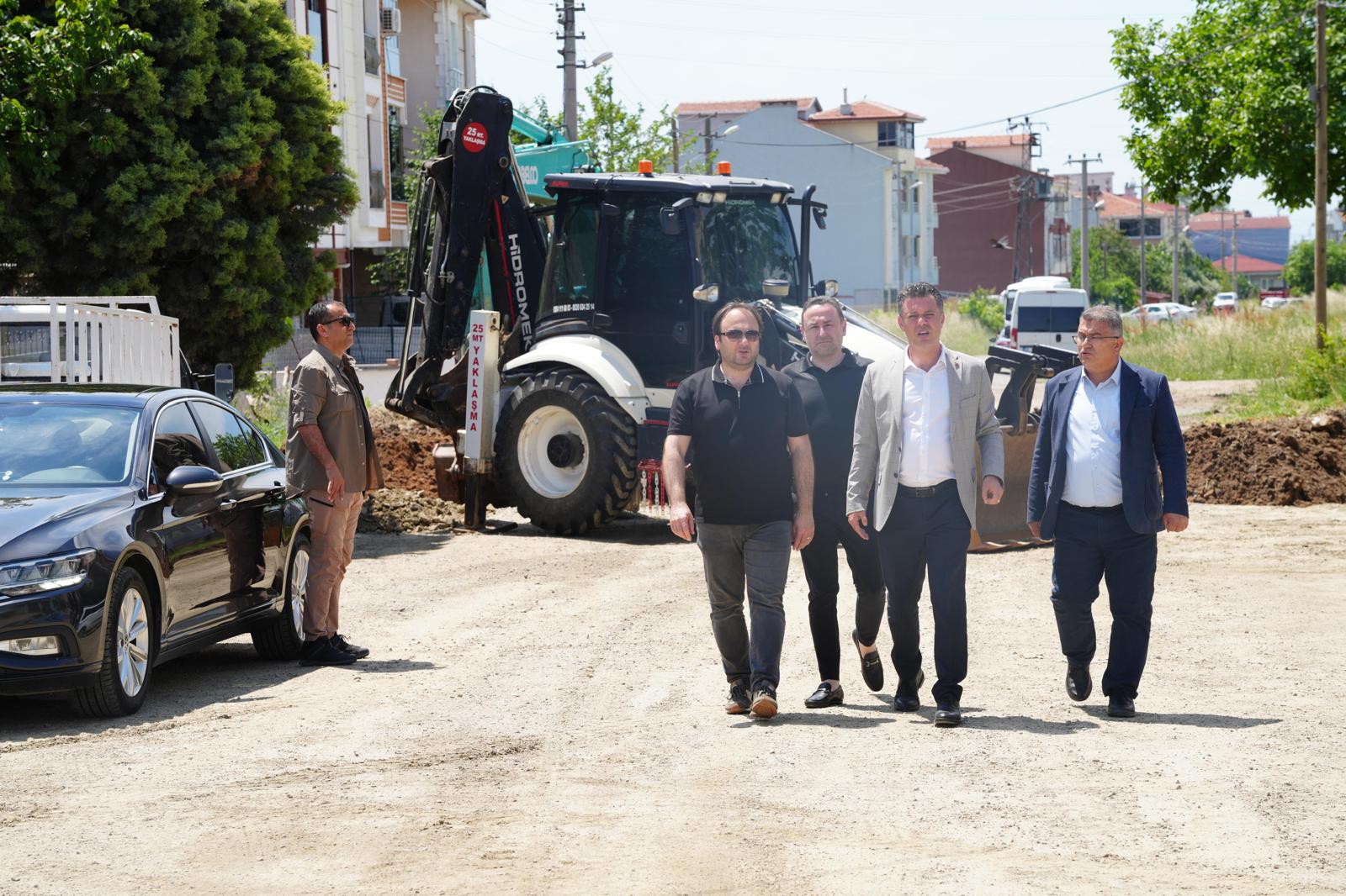 Ba�kan Sar�kurt Sahada: "�orlu`muzun Her Mahallesine De�er Kat�yoruz"