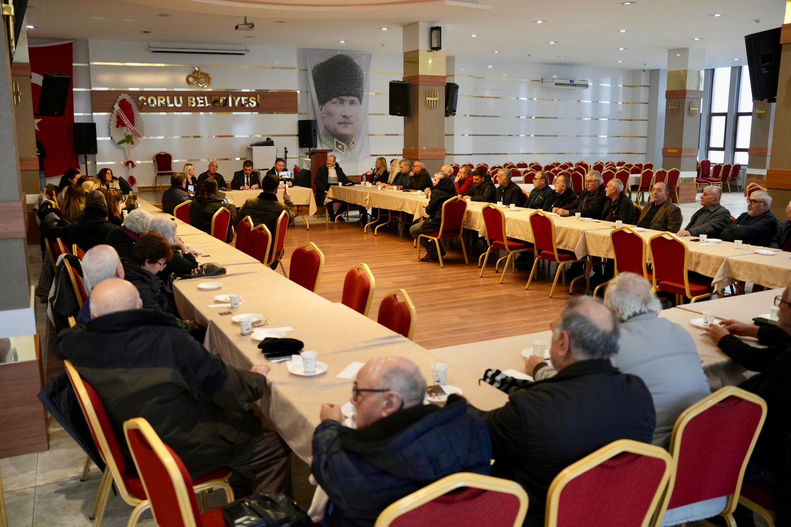 Ba�kan Sar�kurt Emeklilerle Bir Araya Geldi 