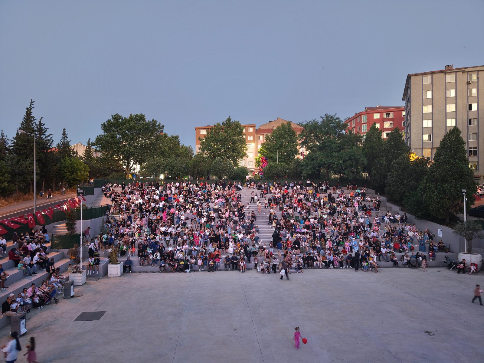 �orlu`da "Film Gibi Bir Yaz" Muhte�em Bir Ba�lang�� Yapt�