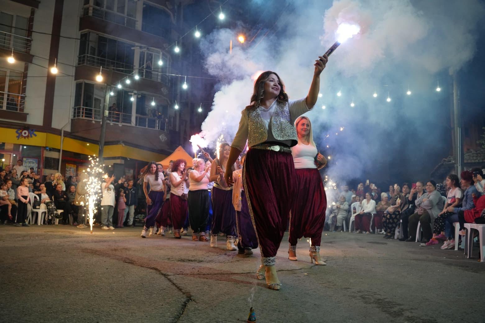 Bakan Sarkurt, Hdraa Mahallesi`nin Cokusuna Ortak Oldu