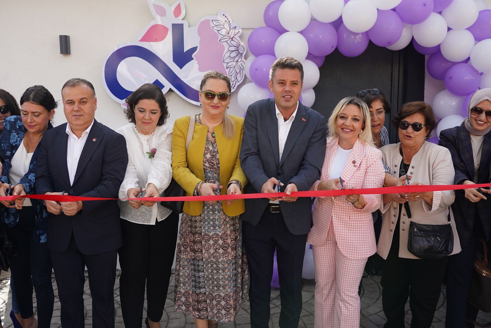 Meneke Kadn Eitim Merkezi Hizmete Ald