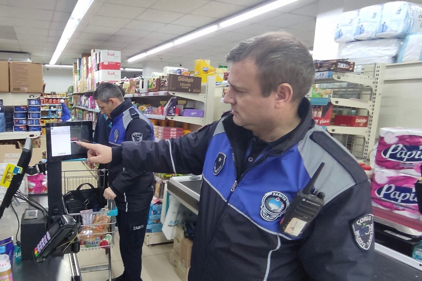 �orlu Belediyesinden Marketlere S�k� Markaj