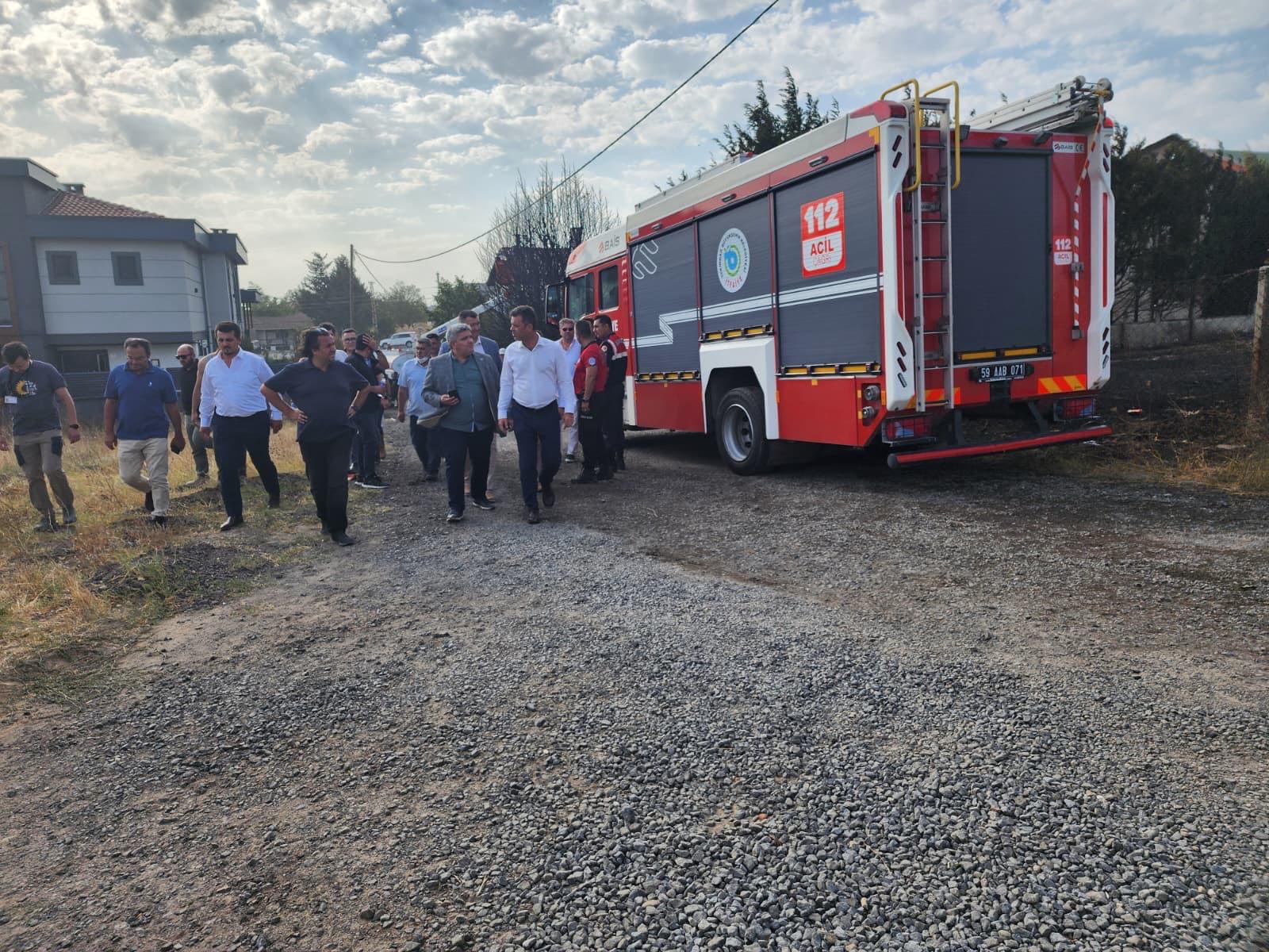 Bakan Sarkurt, nerler Mahallesindeki Yangn Yerinde nceledi