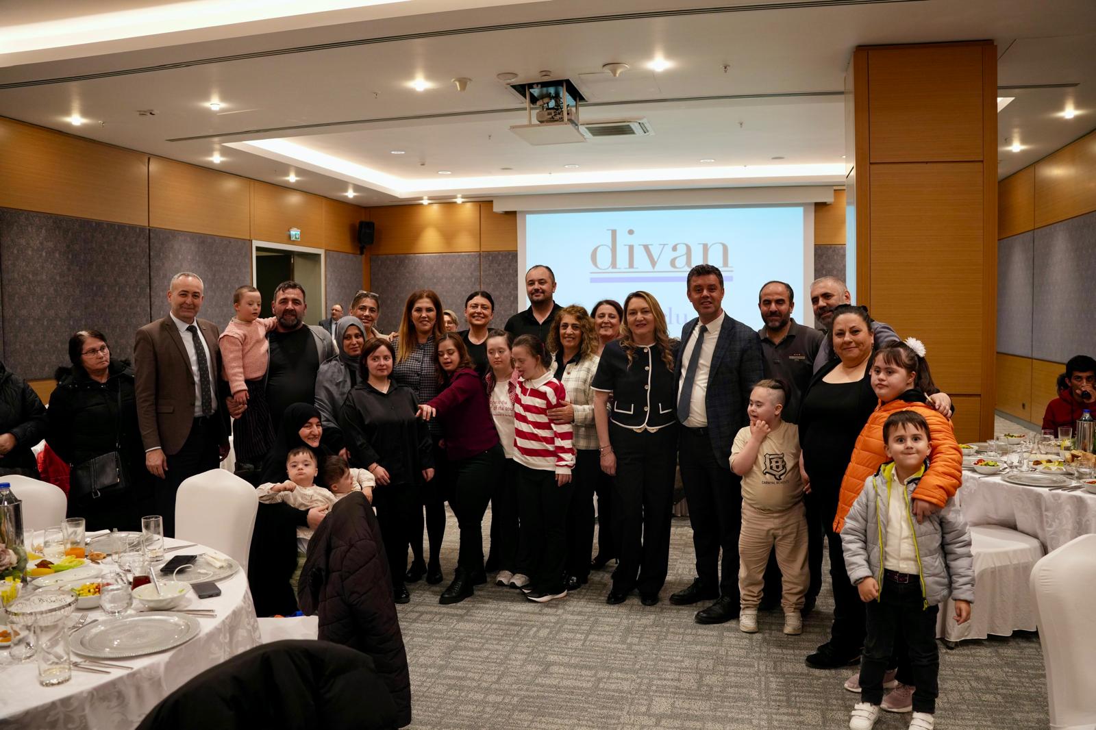 Ba�kan Sar�kurt, �zel �ocuklar ve Aileleriyle �ftar Sofras�nda Bulu�tu