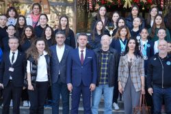 Ba�kan Sar�kurt, Ba�ar�l� Sporcular� A��rlad�