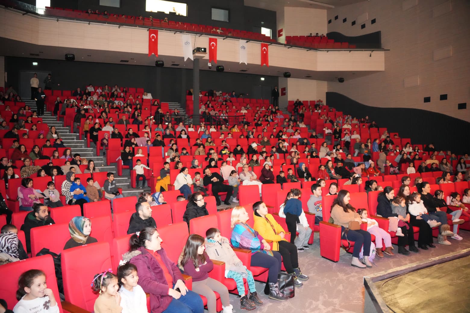 �orlu`da �ocuklar Sanatla Bulu�uyor