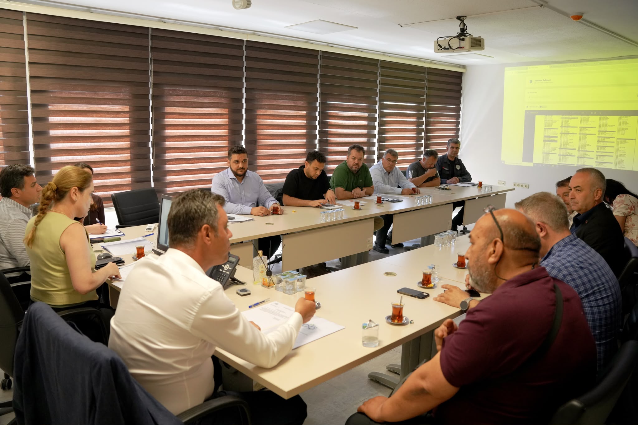 Ba�kan Sar�kurt, Adalet Apartman� Sakinleriyle Bir Araya Geldi