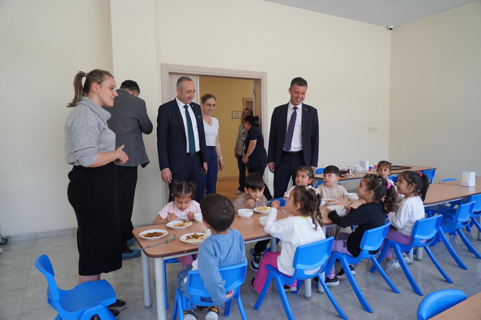 Bakan Sarkurt: "Her Projemiz Kymetli Ama ocuklar in Yaptklarmz Bir Baka"
