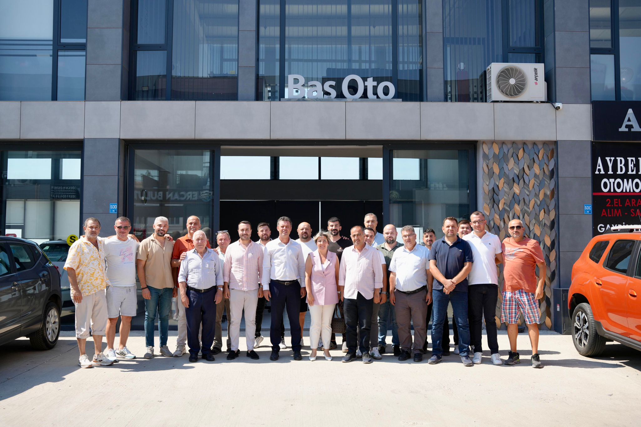 Bakan Sarkurt Nazlgl Oto Center Esnafn Ziyaret Etti