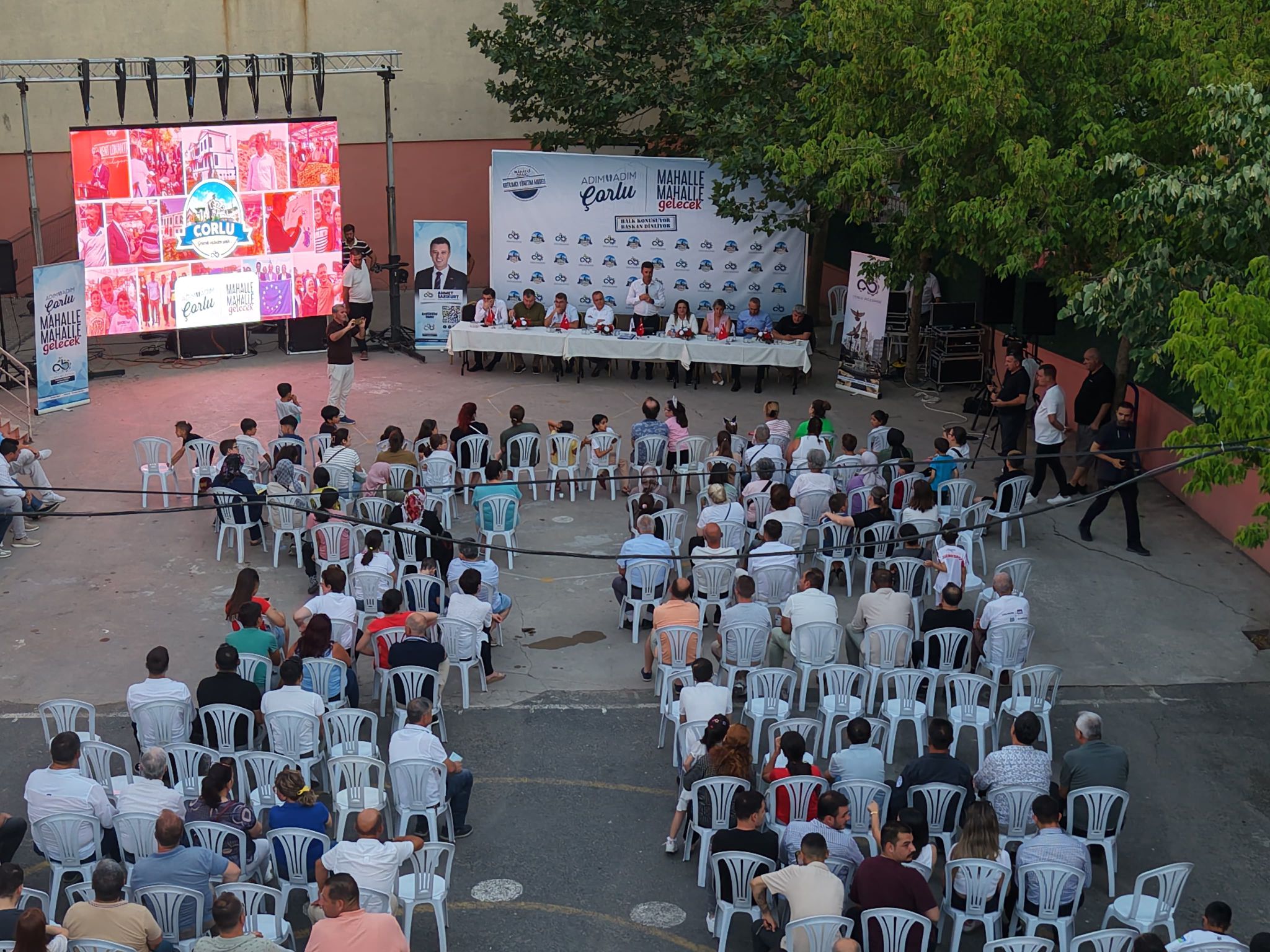 Bakan Sarkurt, "Adm Adm orlu" Programyla Readiye Mahallesi`ndeydi