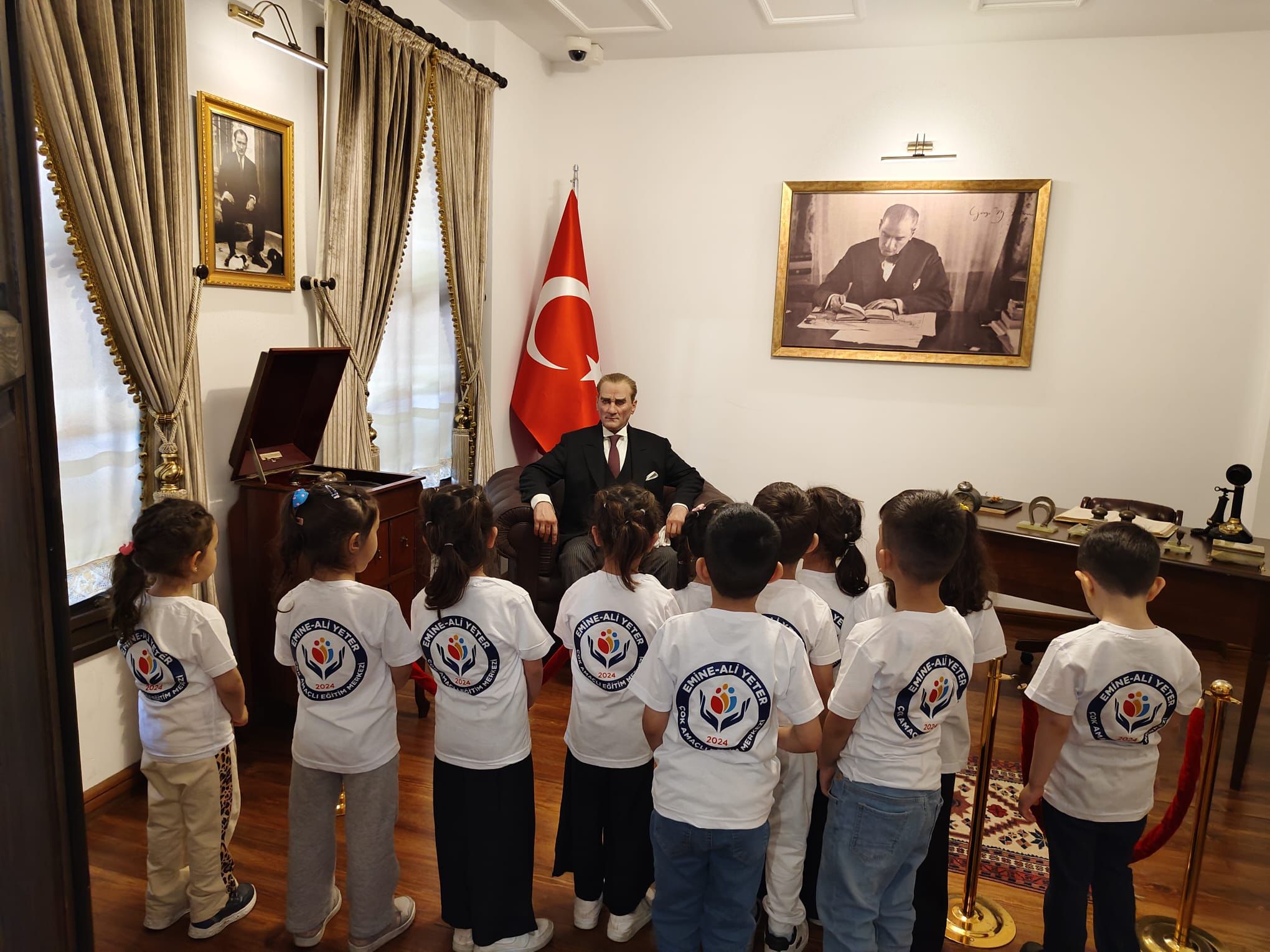 Minik Kalplerden orlu Atatrk Evi`ne Ziyaret