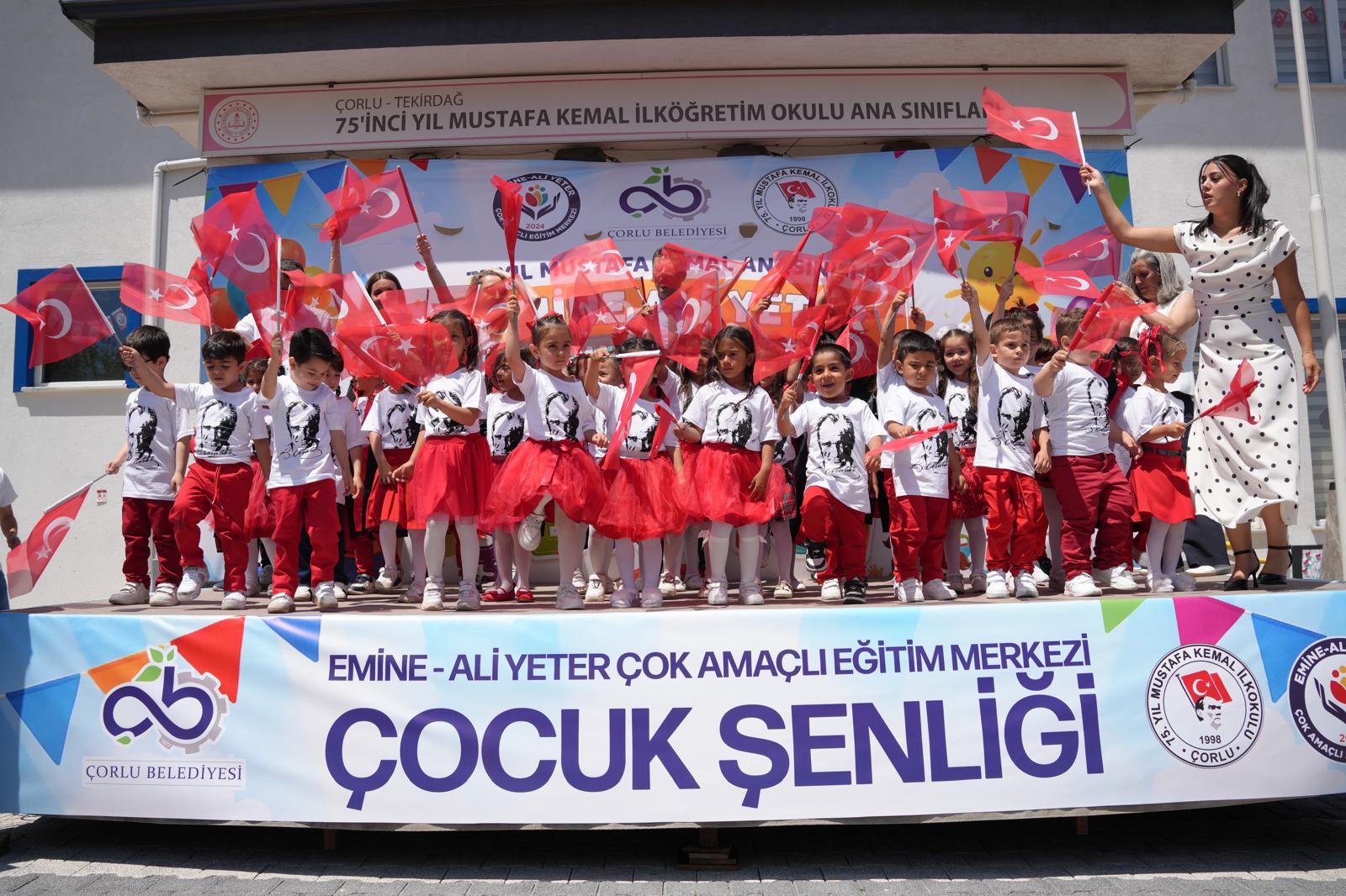 Emine - Ali Yeter �ok Ama�l� E�itim Merkezi`nde Y�l Sonu Co�kusu