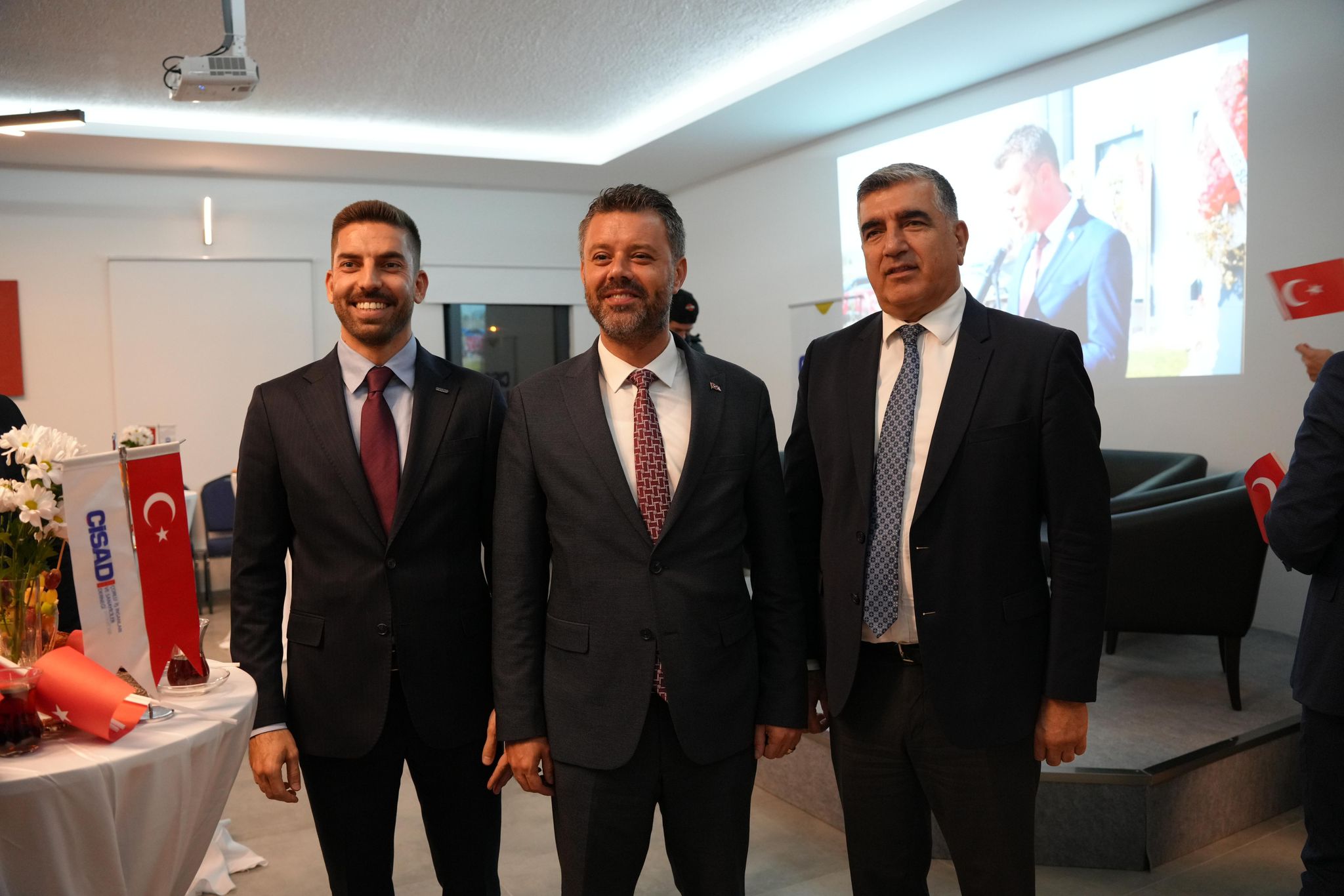 Bakan Sarkurt, SAD`n Cumhuriyet Resepsiyonuna Katld