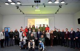 �orlu`nun Ad�n� Duyuran Ba�ar�l� Sporcular �d�llendirildi