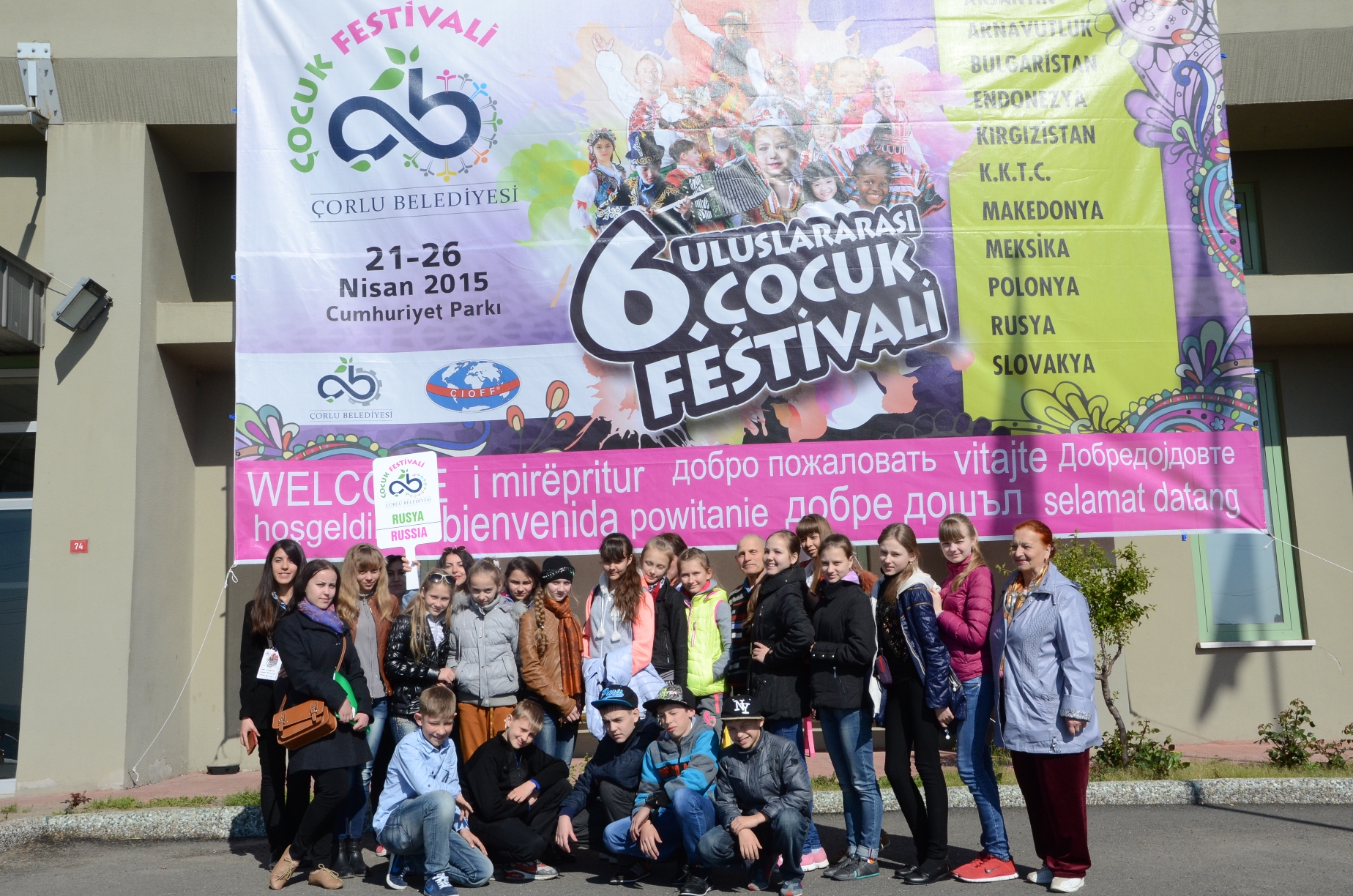 D�nya�n�n D�rt Bir Yan�ndan ��renciler Geldi