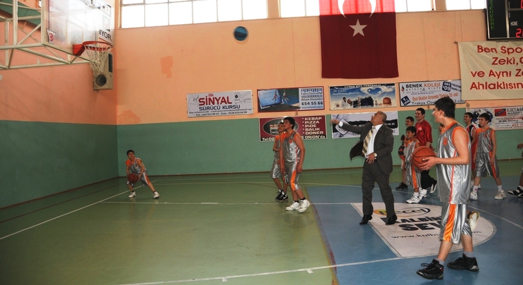 Basketbol Turnuvas Sona Erdi
