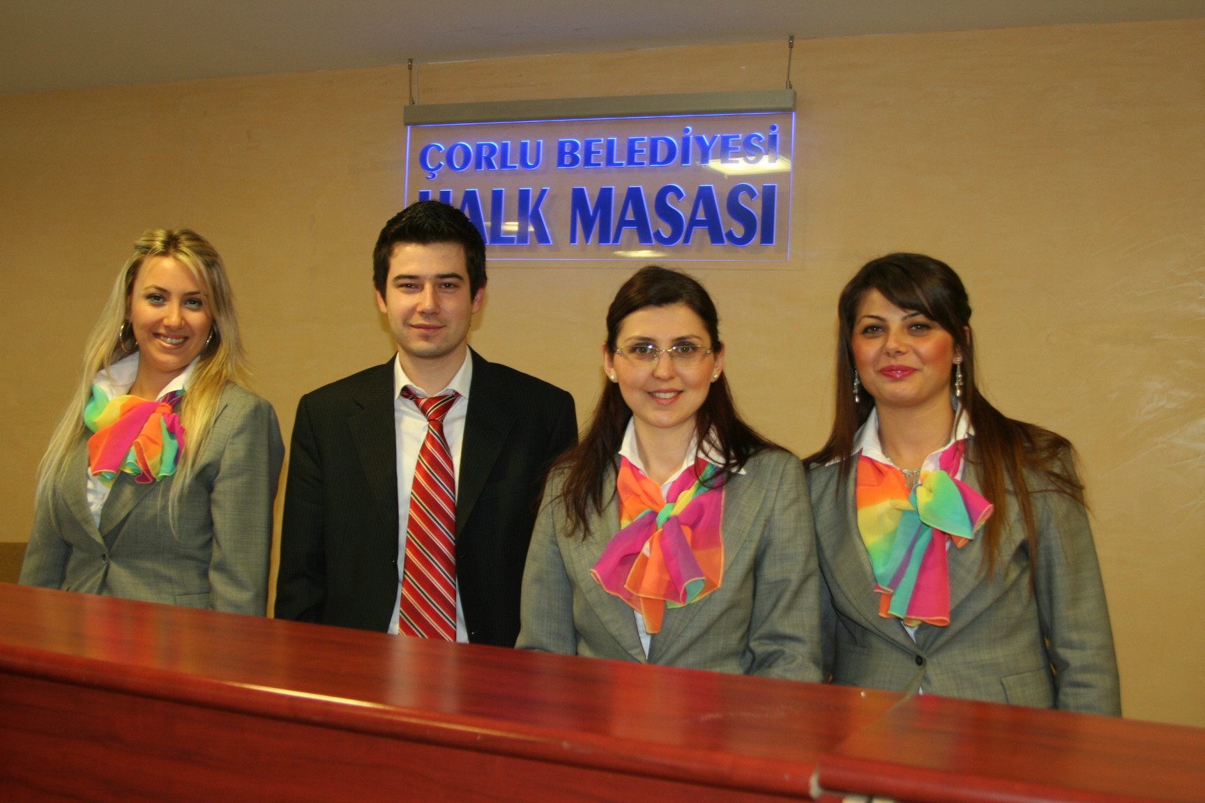 Halk Masas� A��ld�