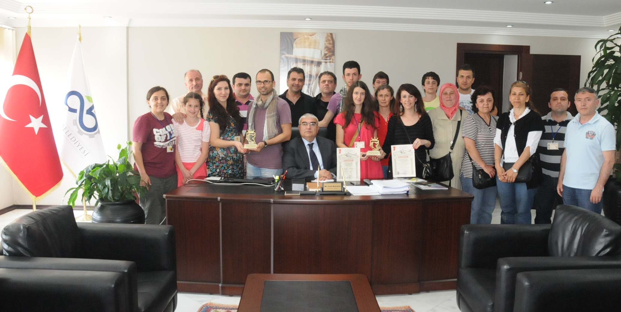 Tiyatrocular�m�z Gururumuz Oldu