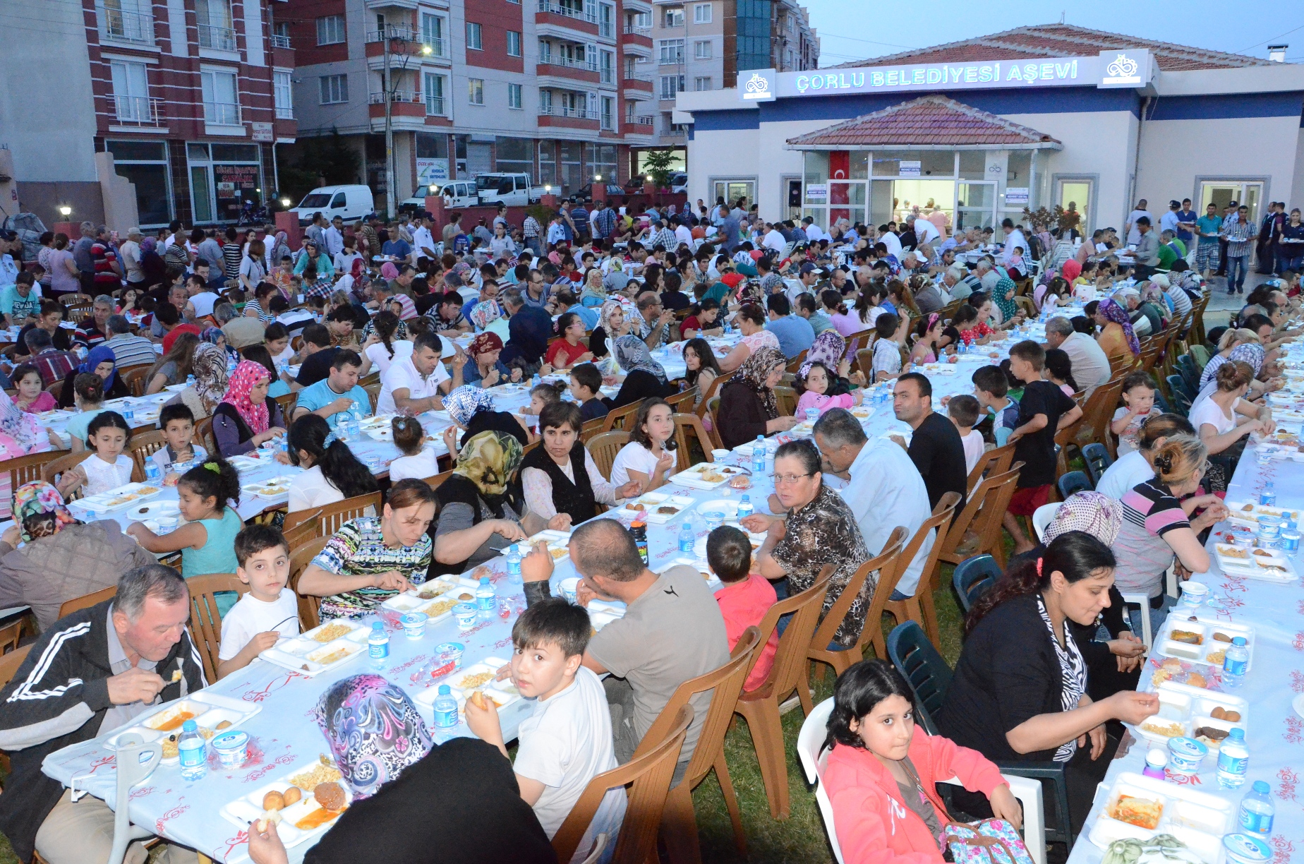 Dikta Ya Sanayi Aevinde ftar Yemei Verdi