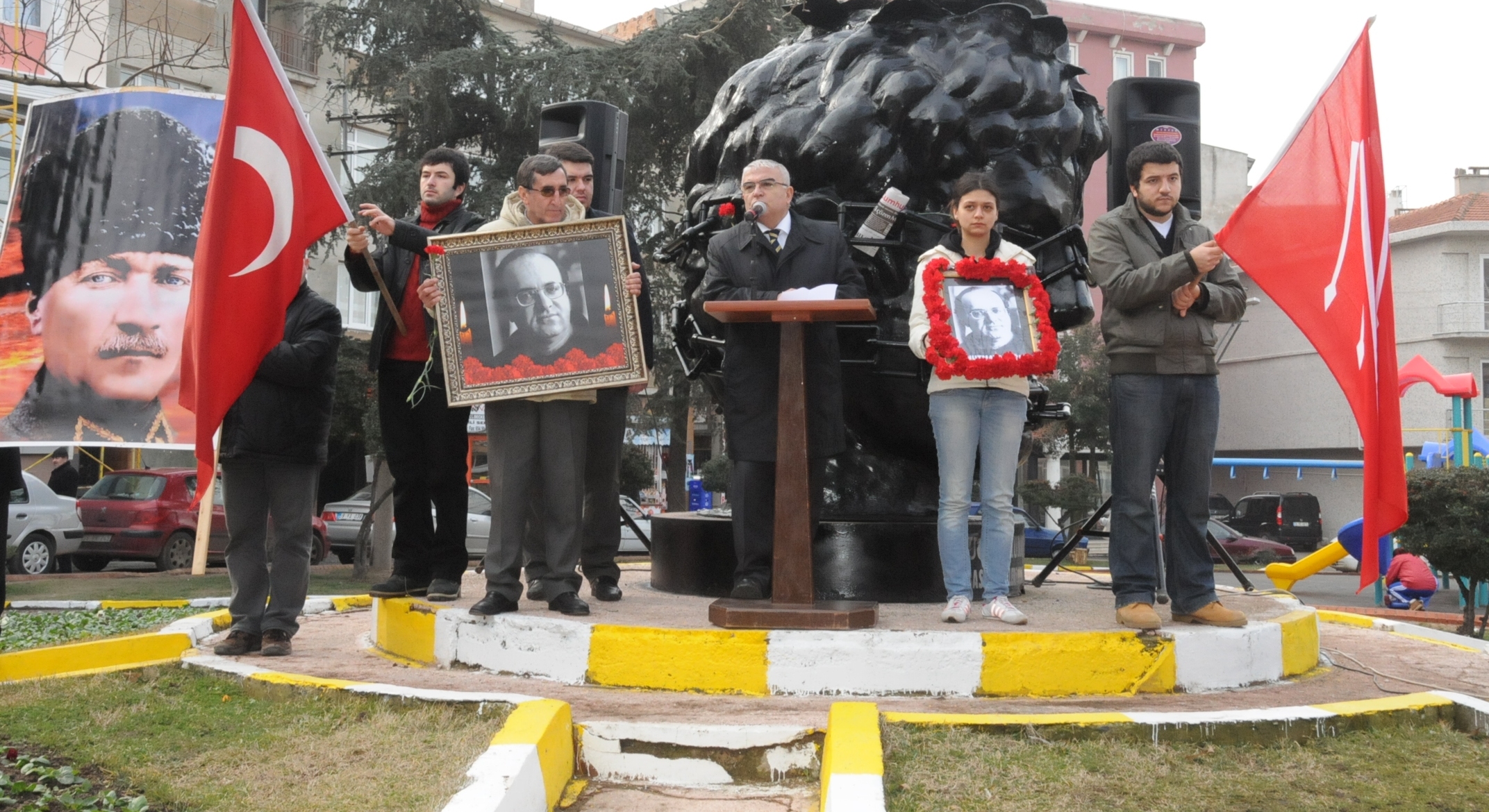 U�ur Mumcu�yu �l�m Y�ld�n�m�nde And�k