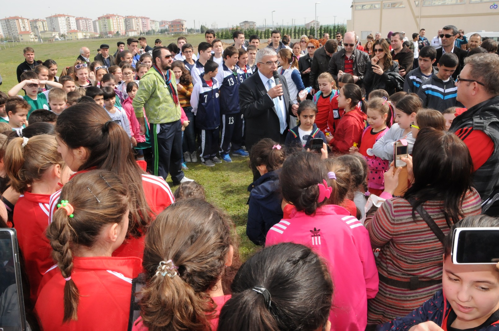 ��rencilerimiz Fidanlar�yla Birlikte B�y�yecek