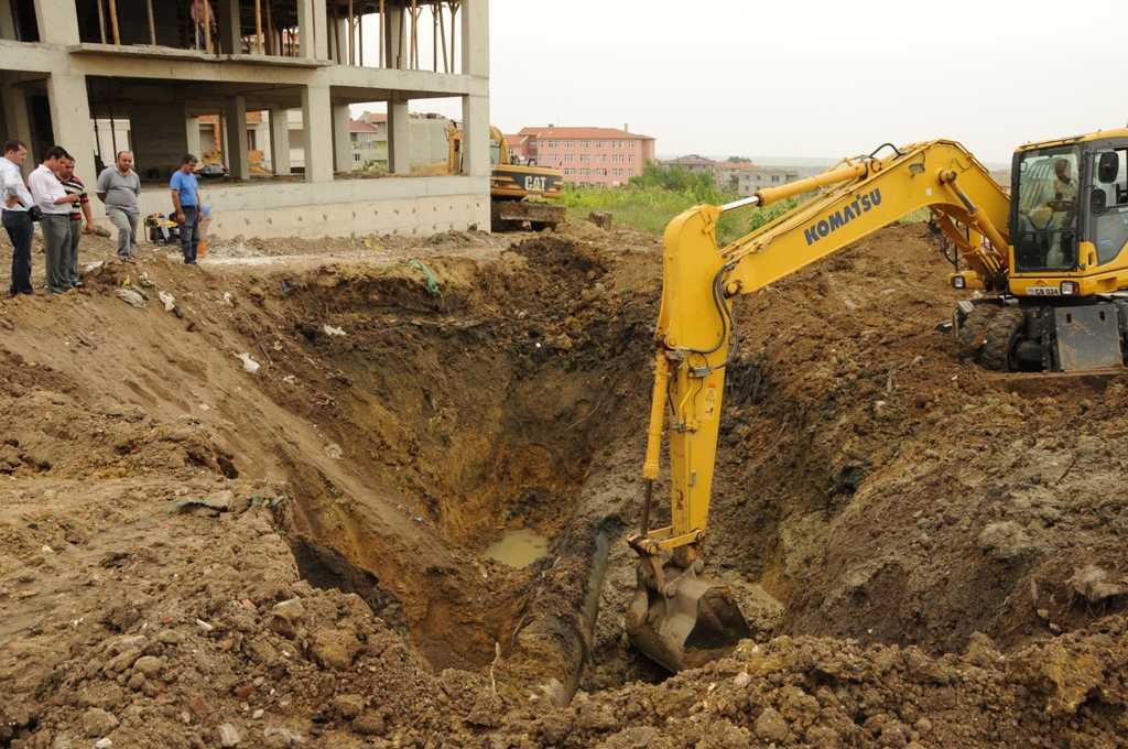 Ba�kan Yrd Sar�kurt Altyap� �al��malar�n� Anlatt�